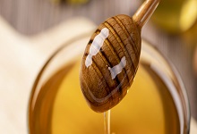 What degree of water is best for making honey? Should honey be made with boiling water or warm water