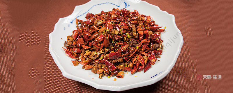 How to make spicy chicken in Chinese restaurant How to make spicy chicken(图1) How to make spicy chicken in Chinese restaurants