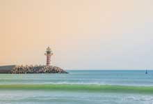 Which attractions in Sanya do not require admission tickets?