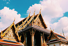 Which months are the low season for traveling to Thailand? W