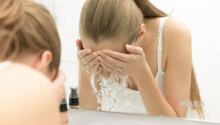 How often should you apply a black mask? How many times should you use a black mask?(图4) How often should you apply a black mask
