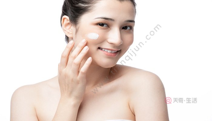How to make your own whitening and anti-acne toner Homemade whitening toner recipe(图4) How to make your own whitening and anti-acne toner